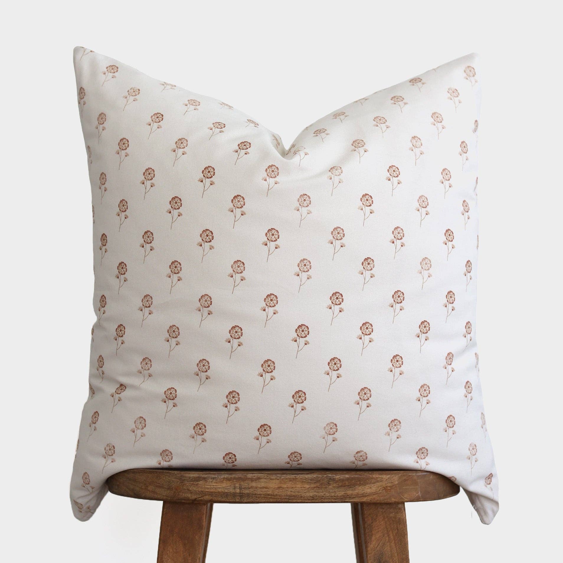 Buttercup - 22" - Pillow Cover