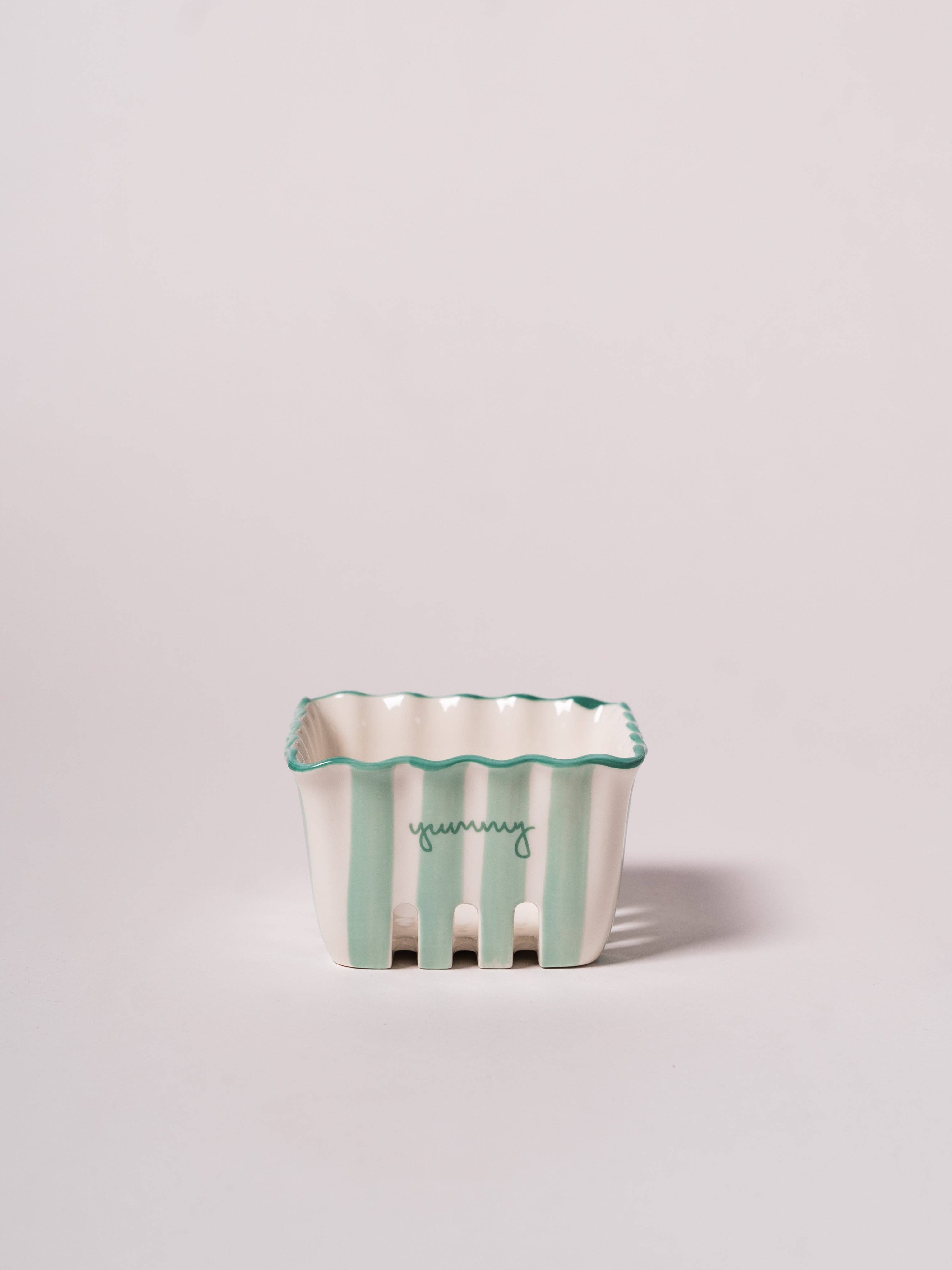 Kinsey Scallop Mini Berry Basket: GREEN
