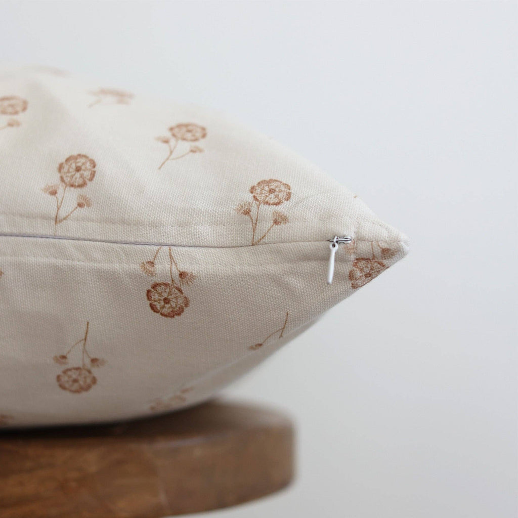 Buttercup - 22" - Pillow Cover